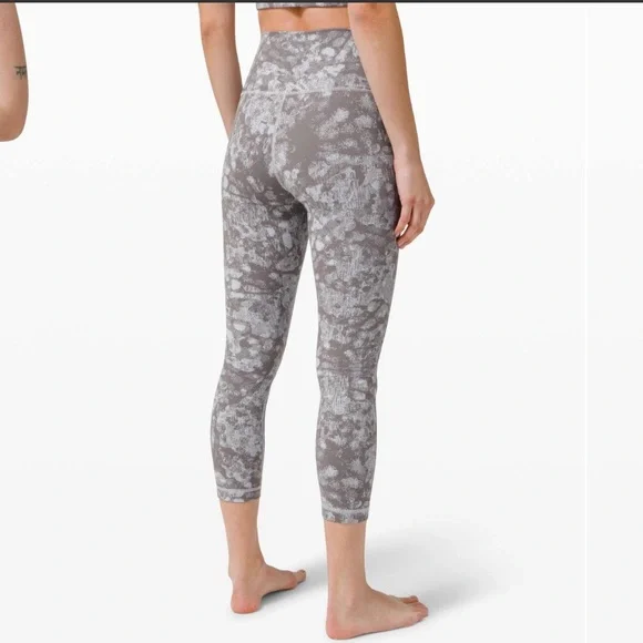 39. Lululemon Wunder Under High-Rise Crop 23” - Picture 2 of 7